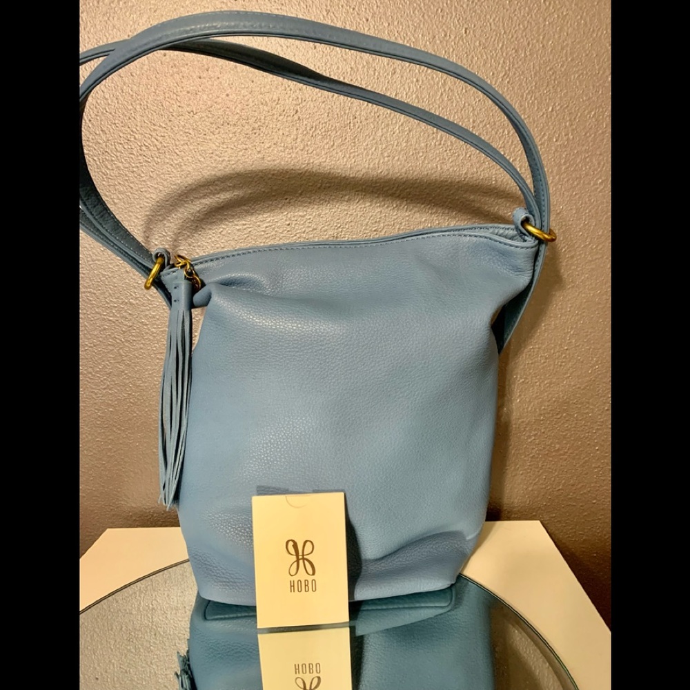 HOBO shoulder/backpack easily coverts